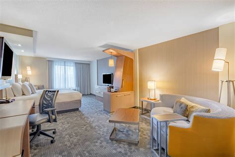 Hotels near Mohegan Sun Arena.